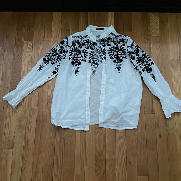 Embroidered casual shirt - Picture 1 of 1